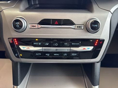 Used 2022 Ford Explorer XLT w/ Equipment Group 202A image 22