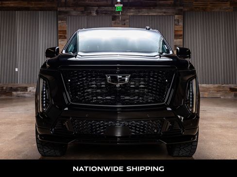 Used 2026 Cadillac Escalade ESV V image 4