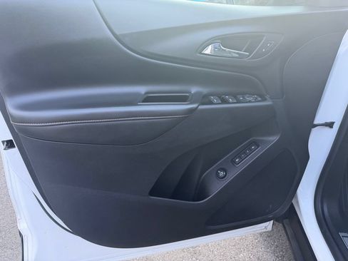 Used 2022 Chevrolet Equinox Premier AWD/4WD image 13
