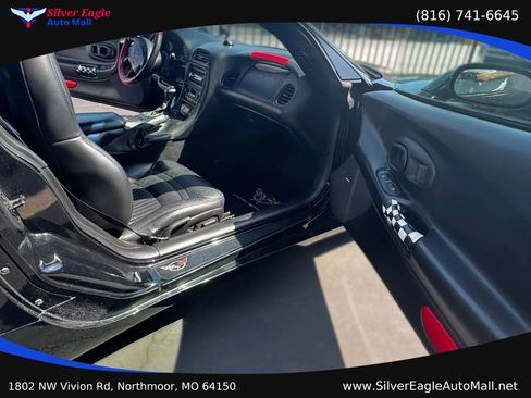 Used 2001 Chevrolet Corvette Convertible w/ Preferred Equipment Group2 RWD image 13
