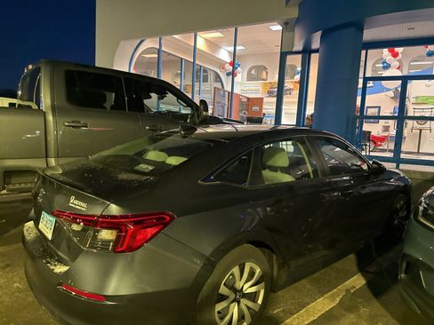 Used 2023 Honda Civic LX image 4