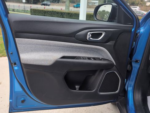 Used 2022 Jeep Compass Latitude image 14