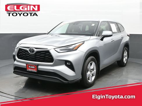 Used 2024 Toyota Highlander LE AWD/4WD image 1