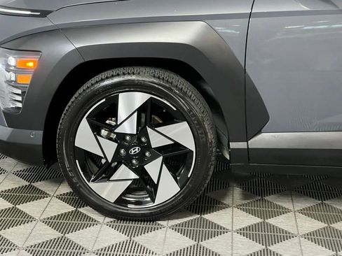 Used 2024 Hyundai Kona Limited image 9