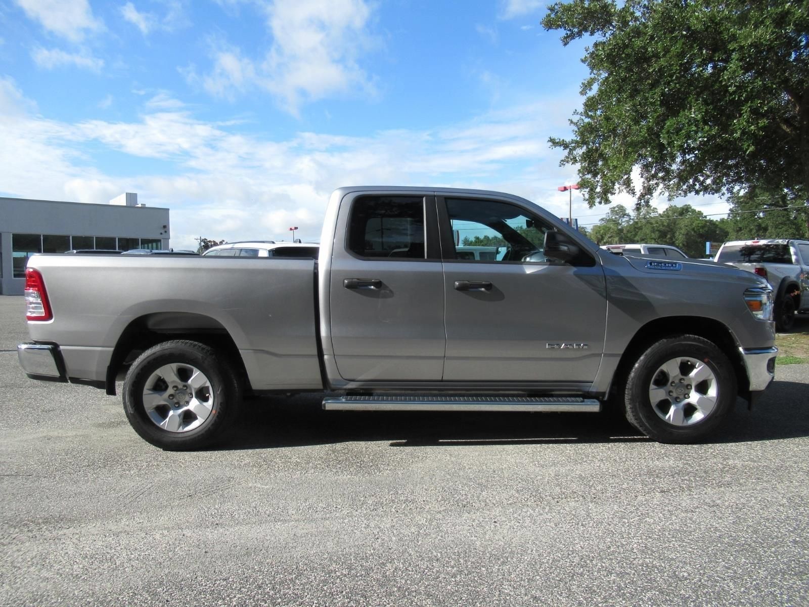Used 2023 RAM 1500 Big Horn AWD/4WD image 2
