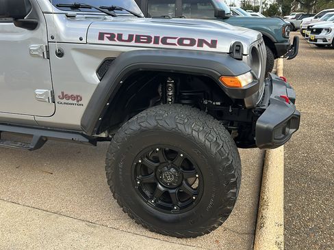 Used 2021 Jeep Gladiator Rubicon image 4