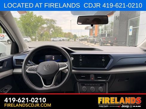 Used 2022 Volkswagen Taos SE AWD/4WD image 3