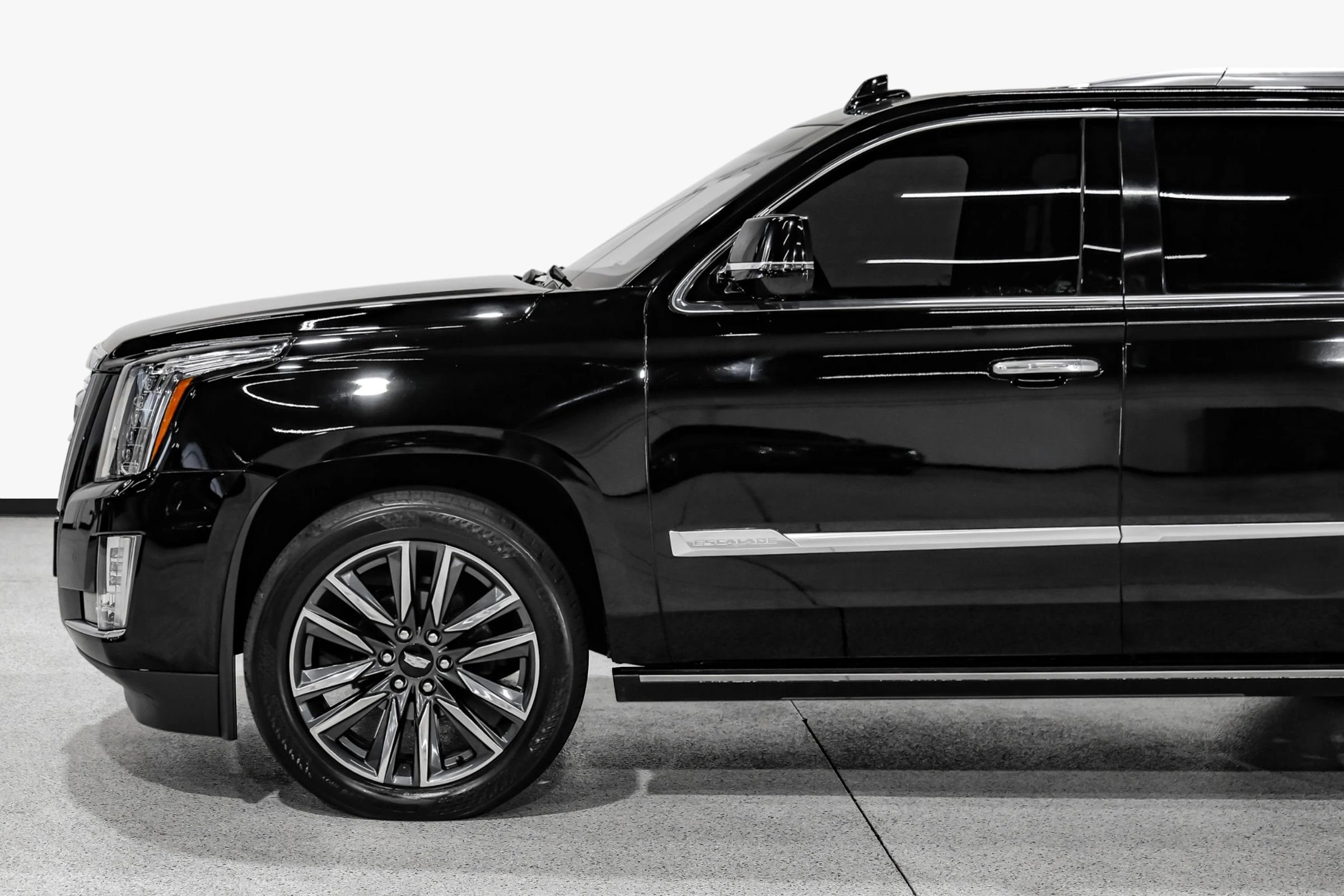 Used 2016 Cadillac Escalade Platinum AWD/4WD image 10