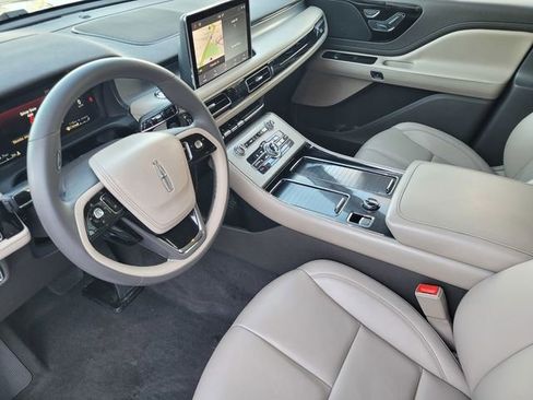 Certified 2023 Lincoln Aviator AWD w/ Premium Package image 12