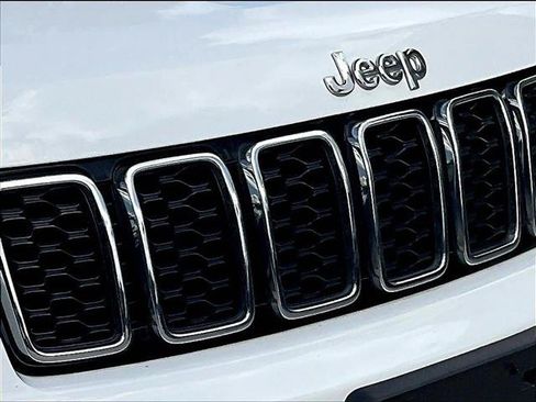 Used 2022 Jeep Grand Cherokee Limited AWD/4WD image 27