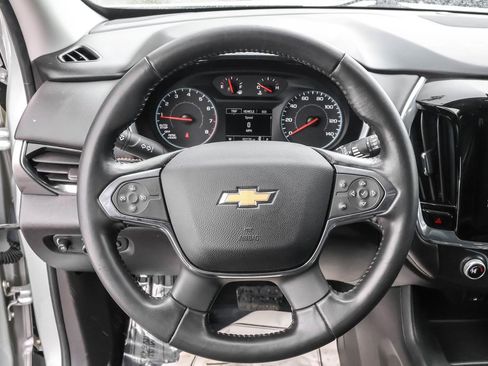 Used 2018 Chevrolet Traverse LT image 18