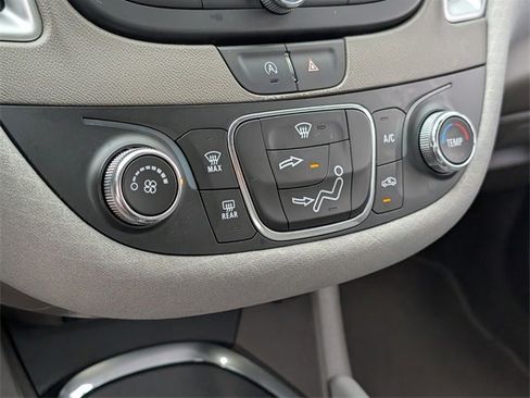 Used 2022 Chevrolet Malibu LS image 20