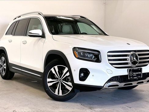 New 2026 Mercedes-Benz GLB 250 image 1
