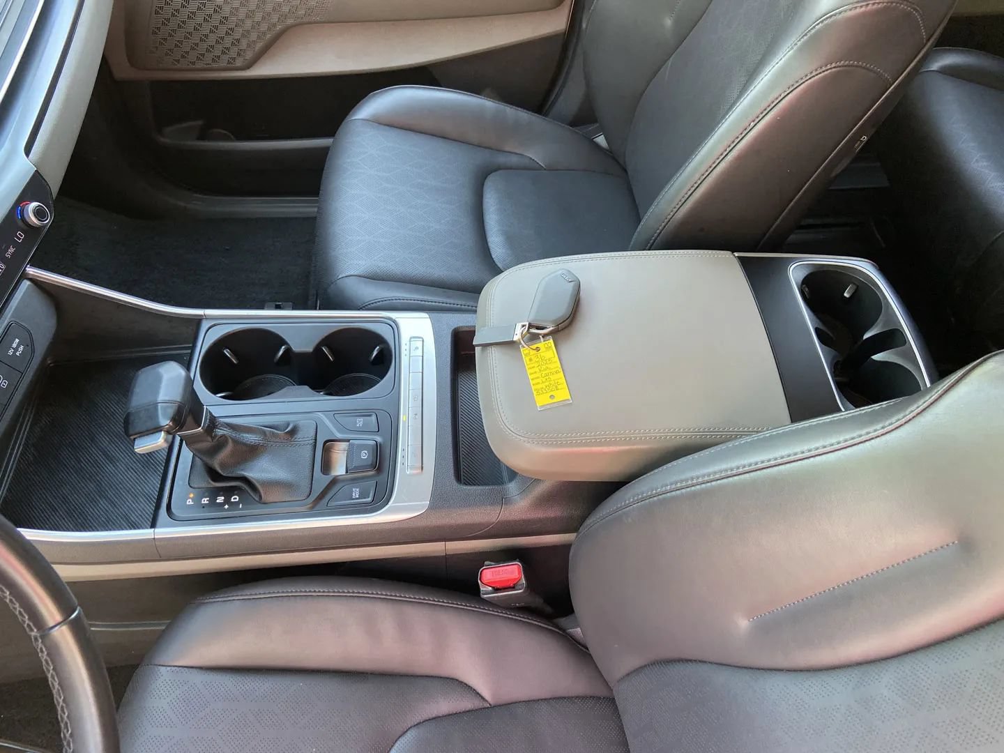 Used 2025 Kia Carnival FWD image 24