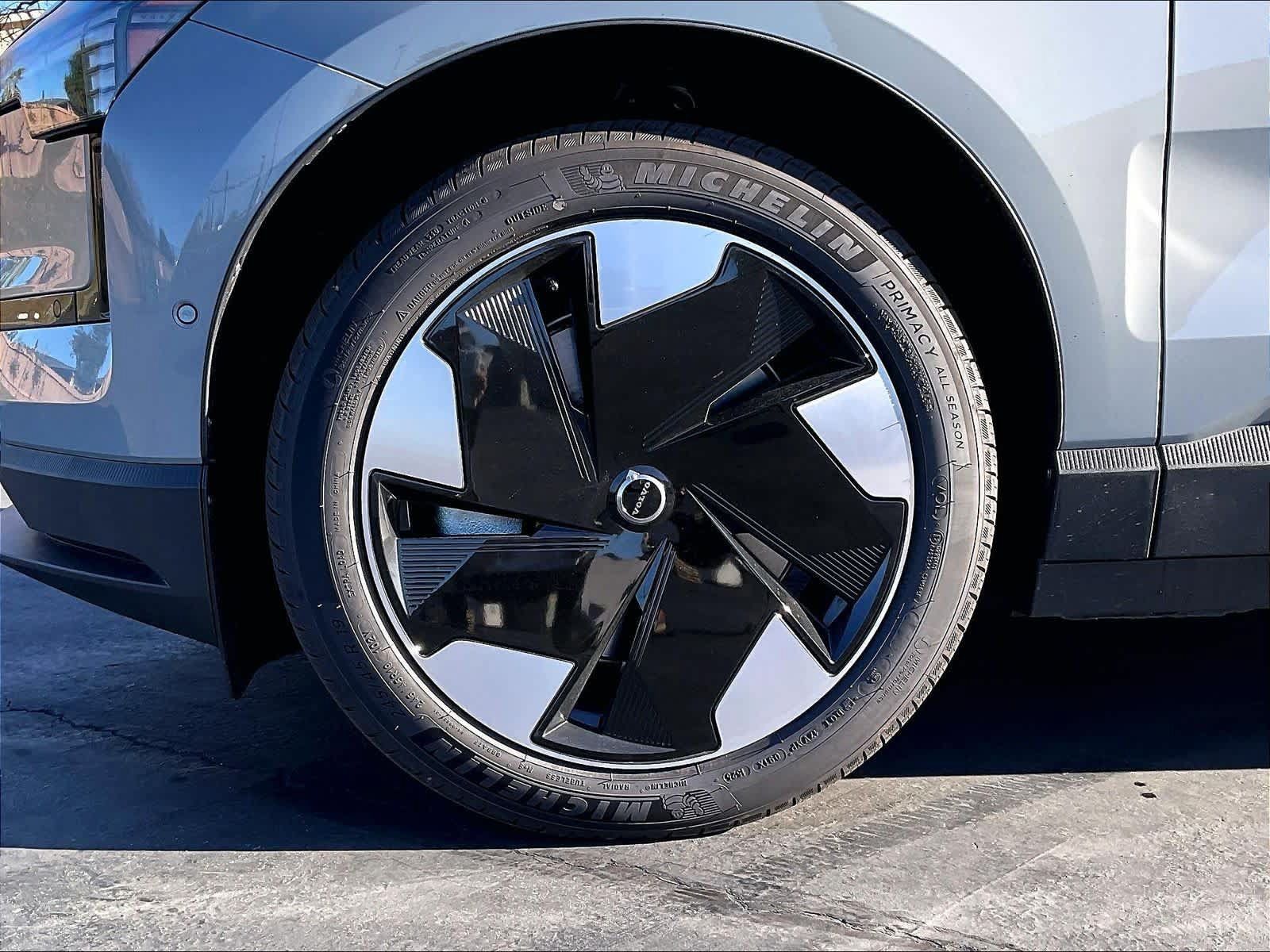 New 2025 Volvo EX30 Ultra w/ Protection Package Premier AWD/4WD image 14
