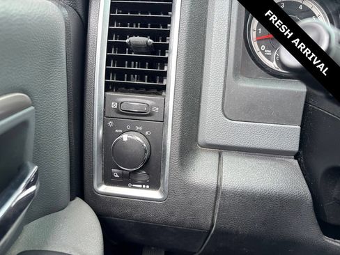 Used 2017 RAM 1500 Classic SLT AWD/4WD image 12