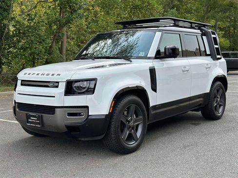 Used 2021 Land Rover Defender 110 X-Dynamic SE image 2