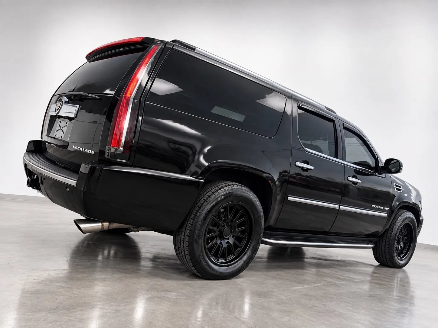 Used 2014 Cadillac Escalade ESV Luxury AWD/4WD image 4