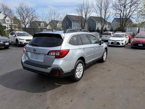 Used 2018 Subaru Outback 2.5i Premium AWD/4WD image 6