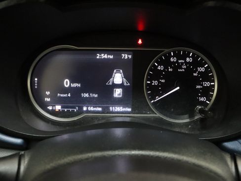 Used 2025 Nissan Versa SV w/ Trunk Package image 37