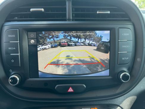Used 2025 Kia Soul LX w/ LX Technology Package image 21