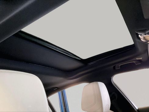 Used 2024 BMW i5 eDrive40i w/ M Sport Package RWD image 13