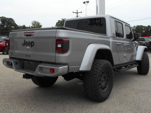 Used 2021 Jeep Gladiator Overland AWD/4WD image 9