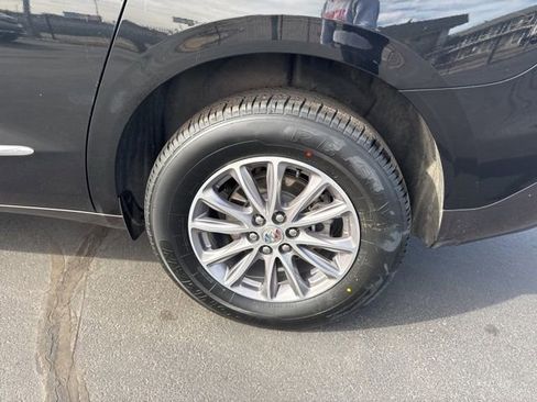 Used 2024 Buick Enclave Premium image 26
