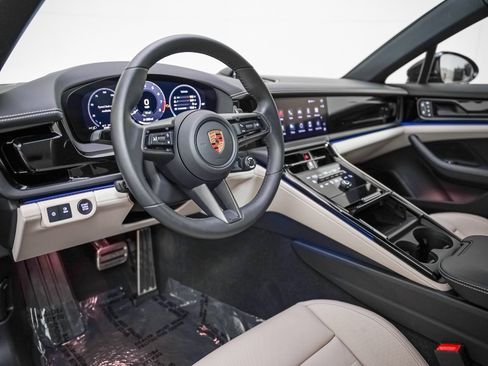 Certified 2025 Porsche Panamera 4S w/ Premium Package image 4