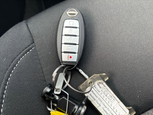 Used 2025 Nissan Altima 2.5 SV image 24