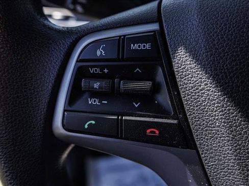 Used 2017 Hyundai Elantra SE image 14