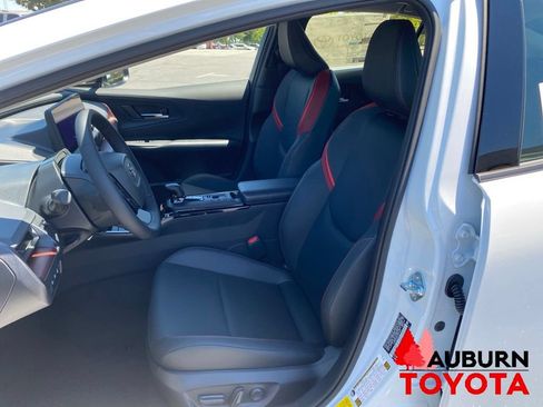 New 2026 Toyota Prius Plug-In Hybrid FWD image 27