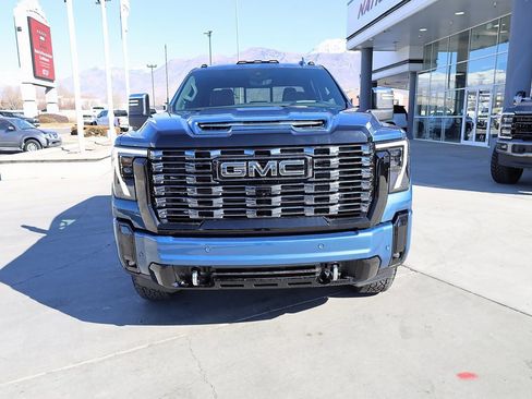 New 2026 GMC Sierra 2500 Denali Ultimate w/ LPO, Black Badging Package image 9