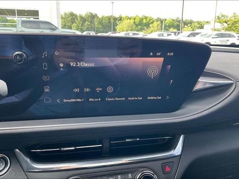 Used 2024 Buick Envista Preferred w/ Convenience II Package FWD image 21