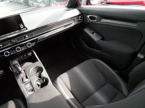 Used 2025 Honda Civic Sport image 11
