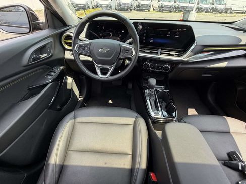Used 2024 Chevrolet Trax ACTIV w/ Sunroof Package FWD image 20