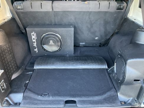 Used 2014 Jeep Wrangler Unlimited Rubicon w/ Connectivity Group AWD/4WD image 38