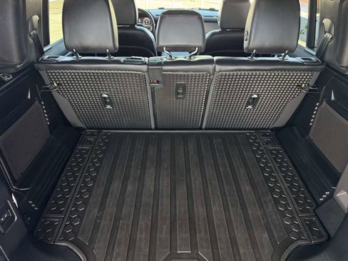 Used 2024 Land Rover Defender 110 S image 25