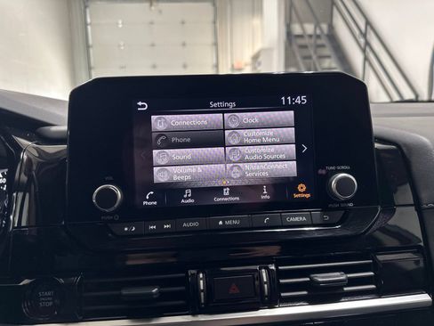 Used 2025 Nissan Pathfinder SV AWD/4WD image 49