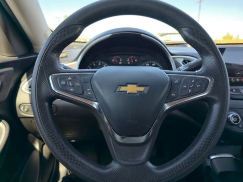Used 2024 Chevrolet Malibu LT image 25