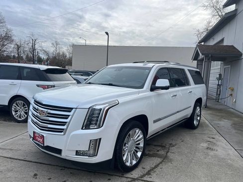 Used 2016 Cadillac Escalade ESV Platinum image 4