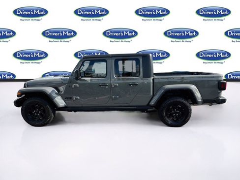 Used 2022 Jeep Gladiator Sport AWD/4WD image 4