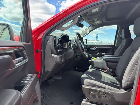 Used 2022 Chevrolet Silverado 1500 LT AWD/4WD image 12