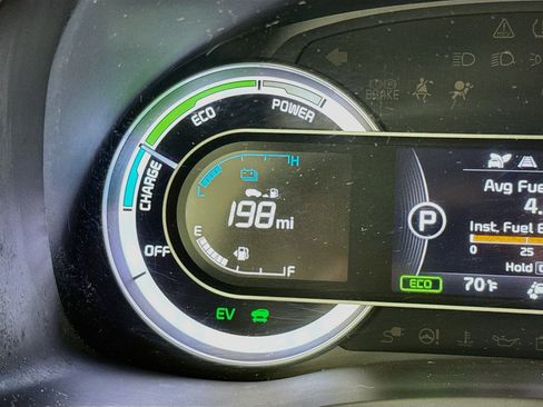 Used 2018 Kia Niro LX FWD image 12
