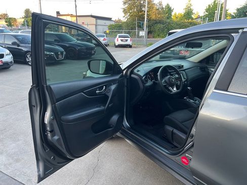 Used 2018 Nissan Rogue S FWD image 9