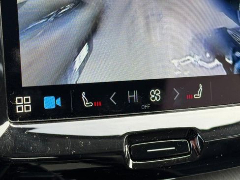 Certified 2025 Volvo XC60 B5 Plus image 20