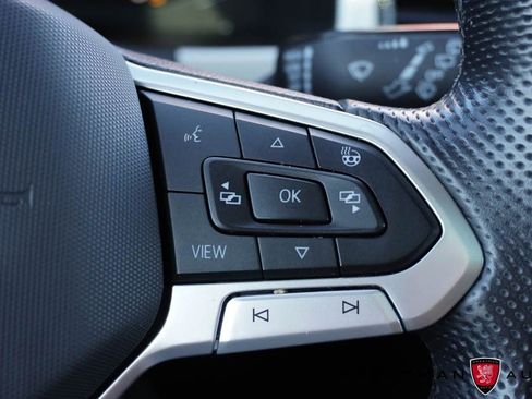 Used 2022 Volkswagen Atlas SEL Premium image 34