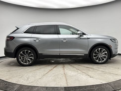 Used 2022 Lincoln Nautilus Reserve image 6