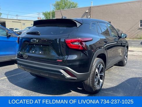 Used 2024 Chevrolet Trax RS w/ Driver Confidence Package FWD image 3