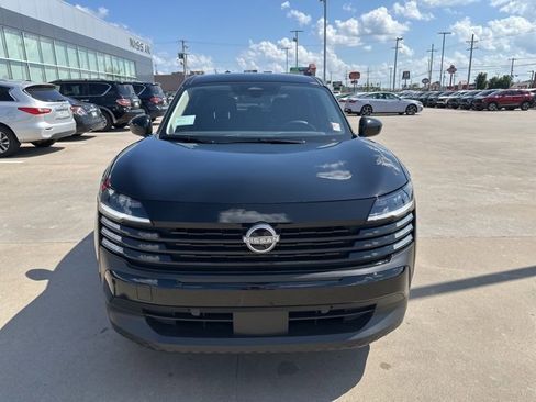 New 2025 Nissan Kicks SV image 2